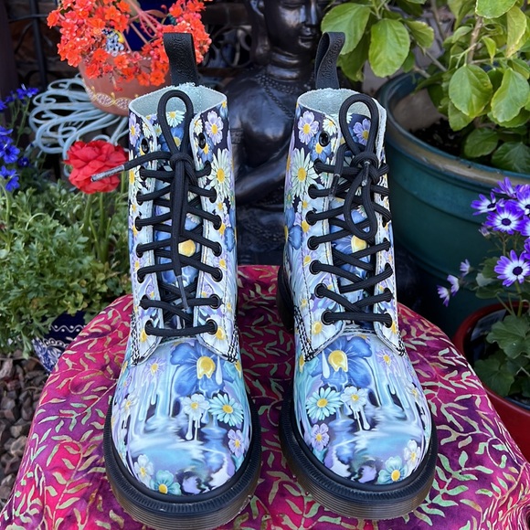 Dr. Martens Pascal Blue Slime Paint Drip Floral Boots - Picture 5 of 17
